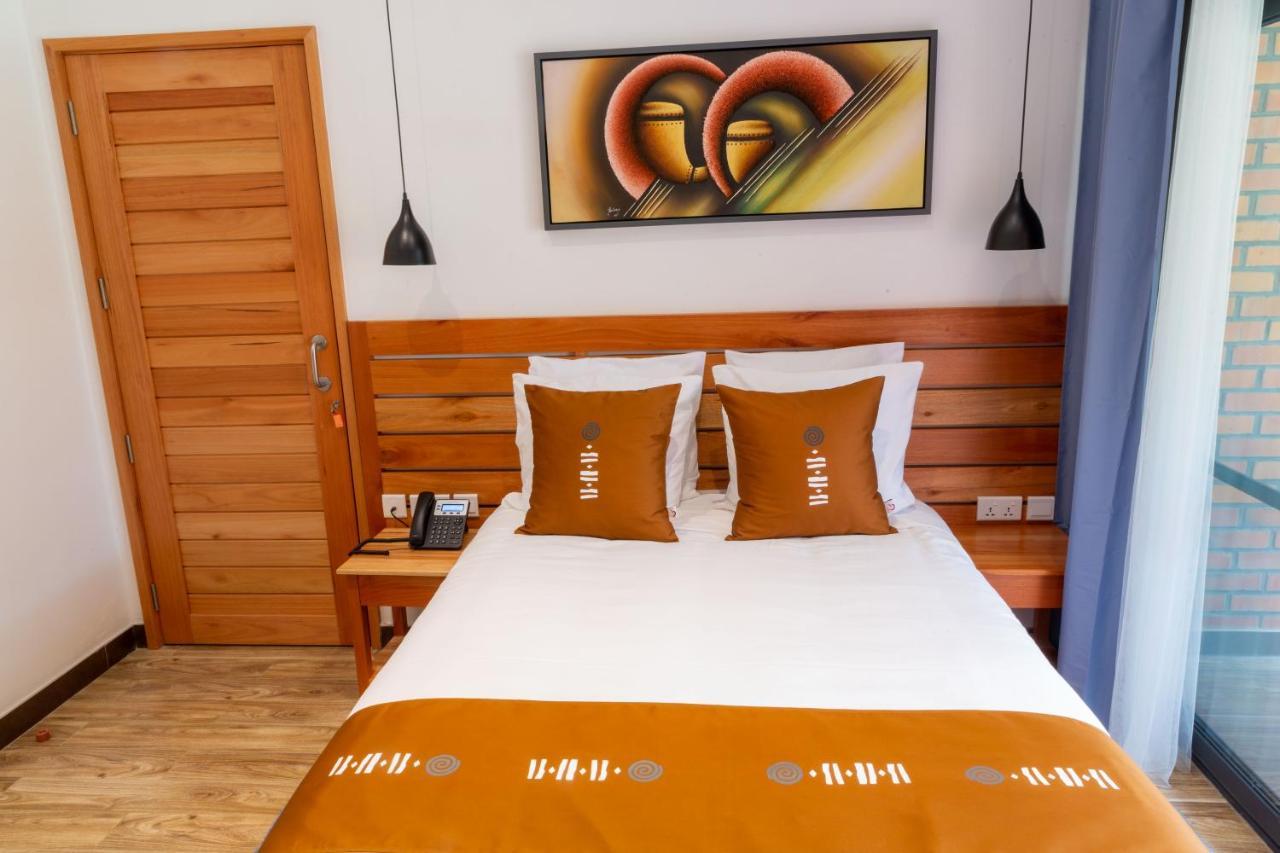Hotel Chez Lando Кигали Екстериор снимка