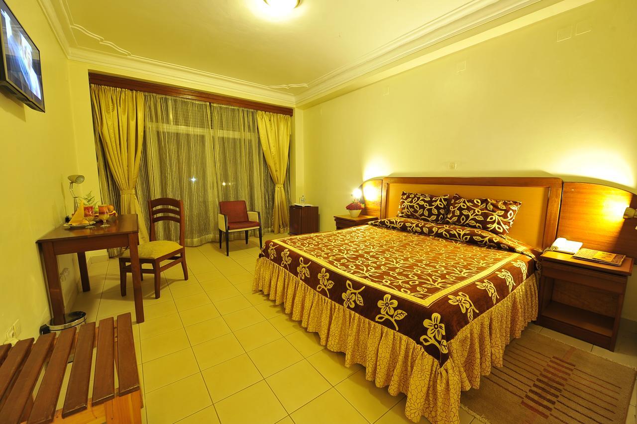 Hotel Chez Lando Кигали Екстериор снимка