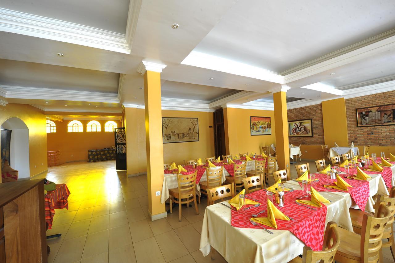 Hotel Chez Lando Кигали Екстериор снимка