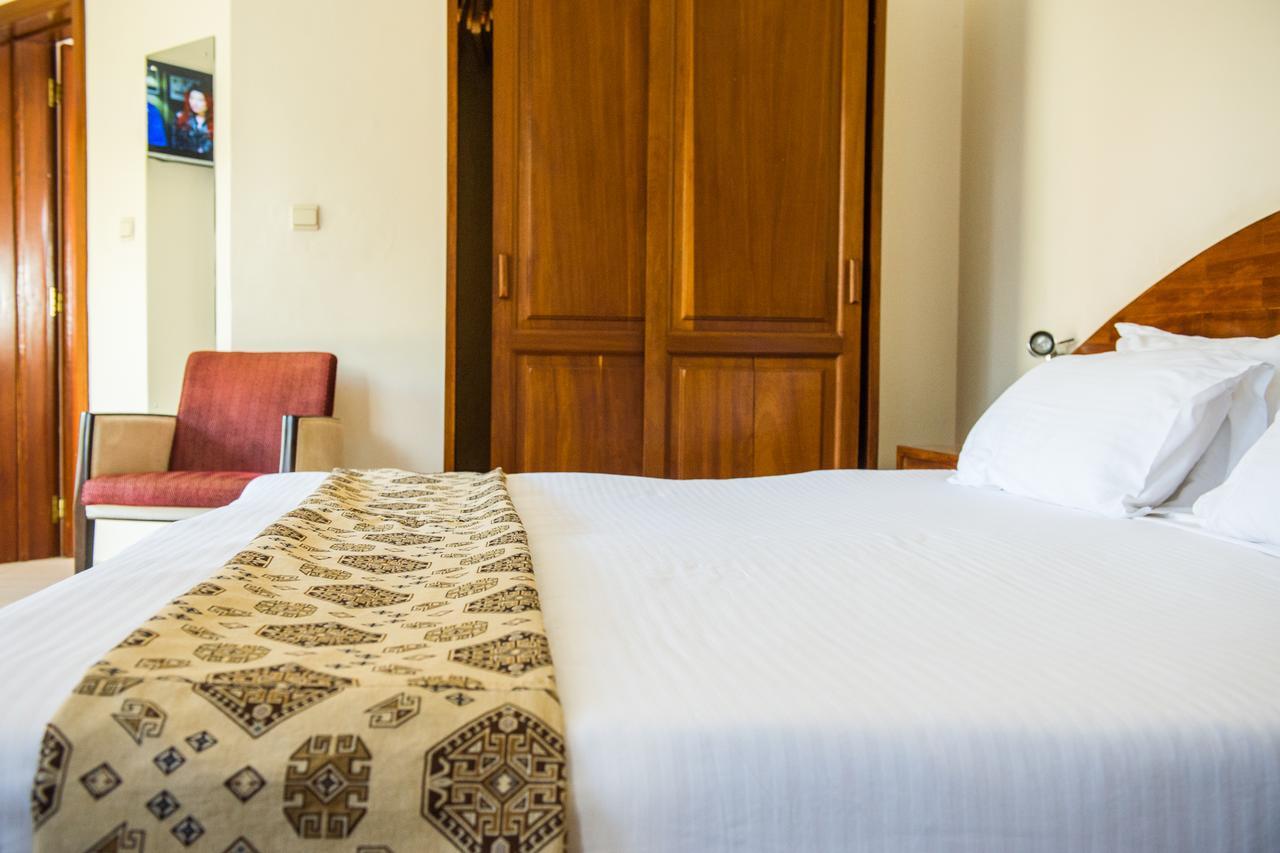 Hotel Chez Lando Кигали Екстериор снимка