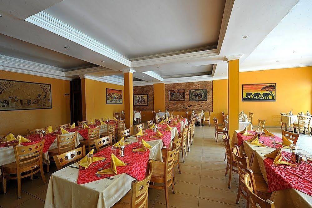 Hotel Chez Lando Кигали Екстериор снимка