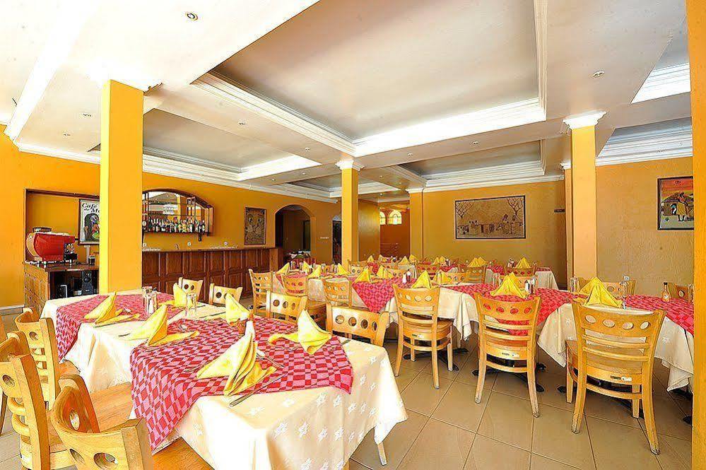 Hotel Chez Lando Кигали Екстериор снимка