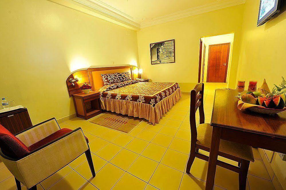 Hotel Chez Lando Кигали Екстериор снимка