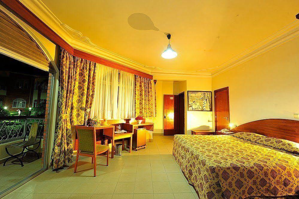 Hotel Chez Lando Кигали Екстериор снимка