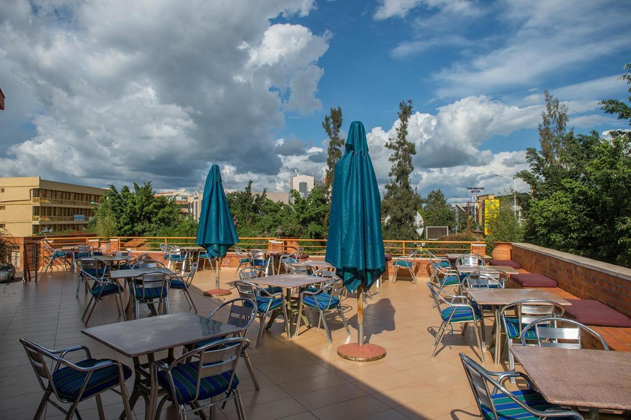 Hotel Chez Lando Кигали Екстериор снимка